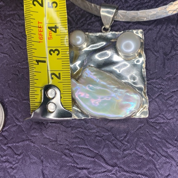 Sterling Silver Choker with 2 Fresh Water Pearls & a Biwa Pearl & Earrings Set - Picture 10 of 13